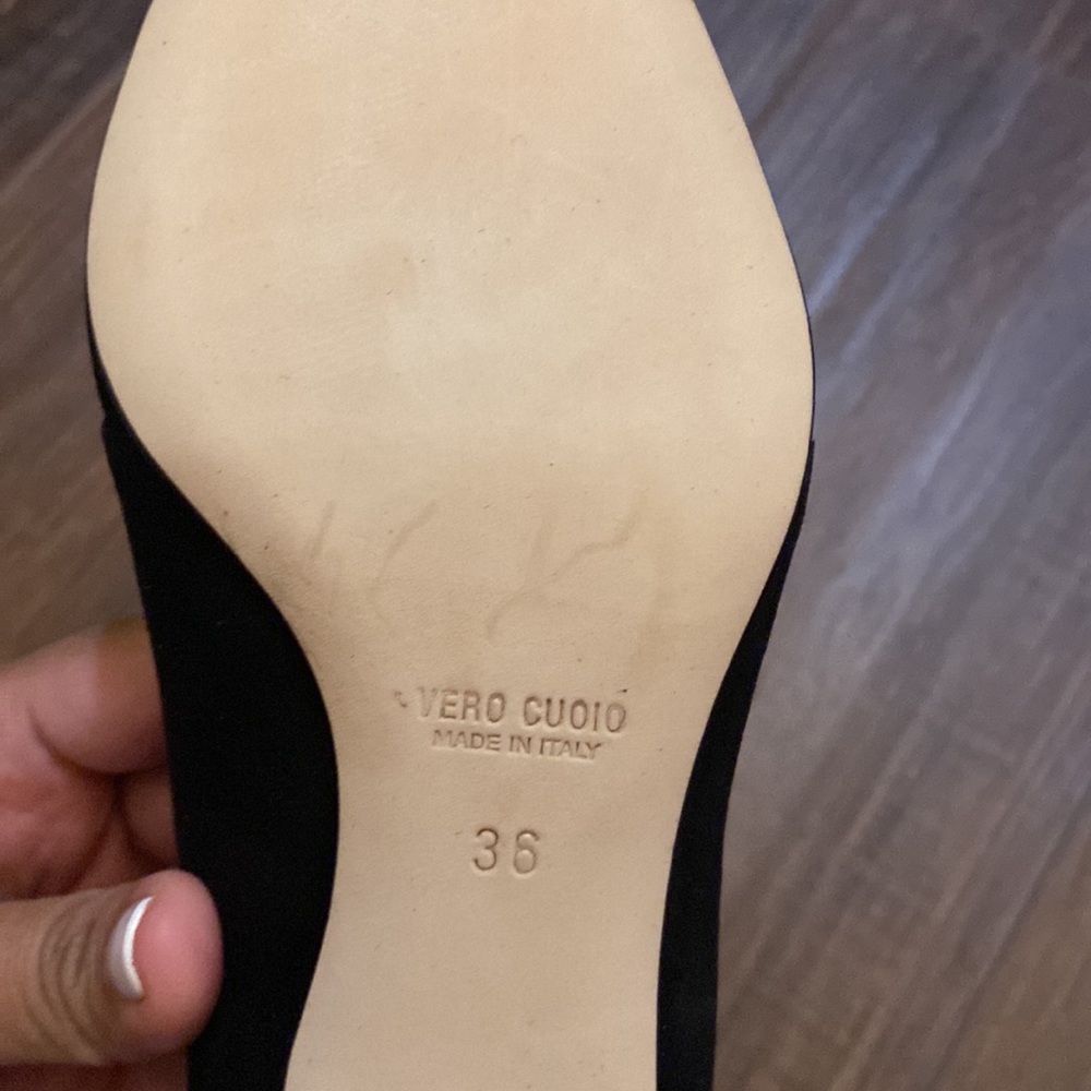 New Italian made classy black suede heels - Picture 6 of 6